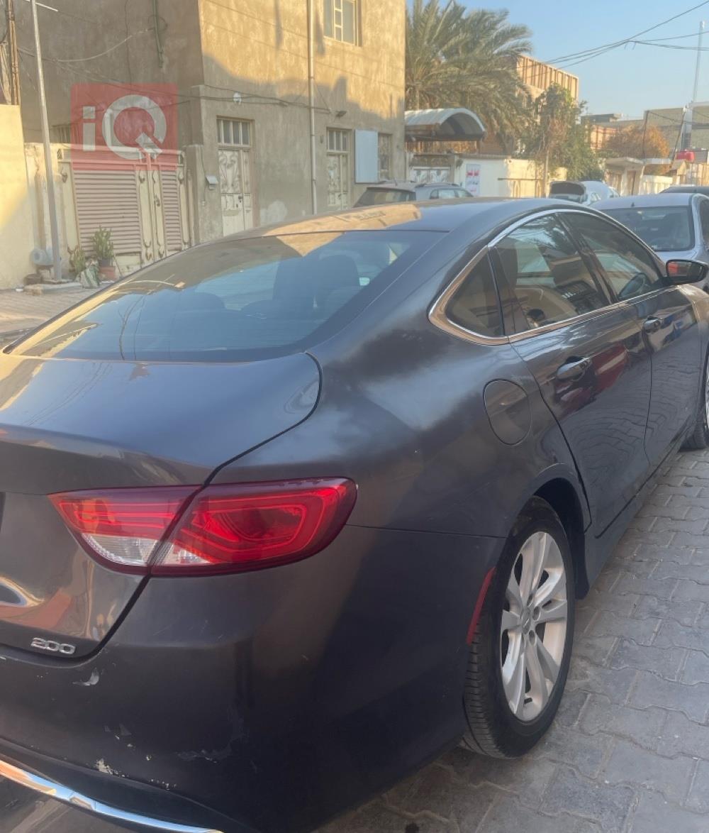 كرايسلر 200